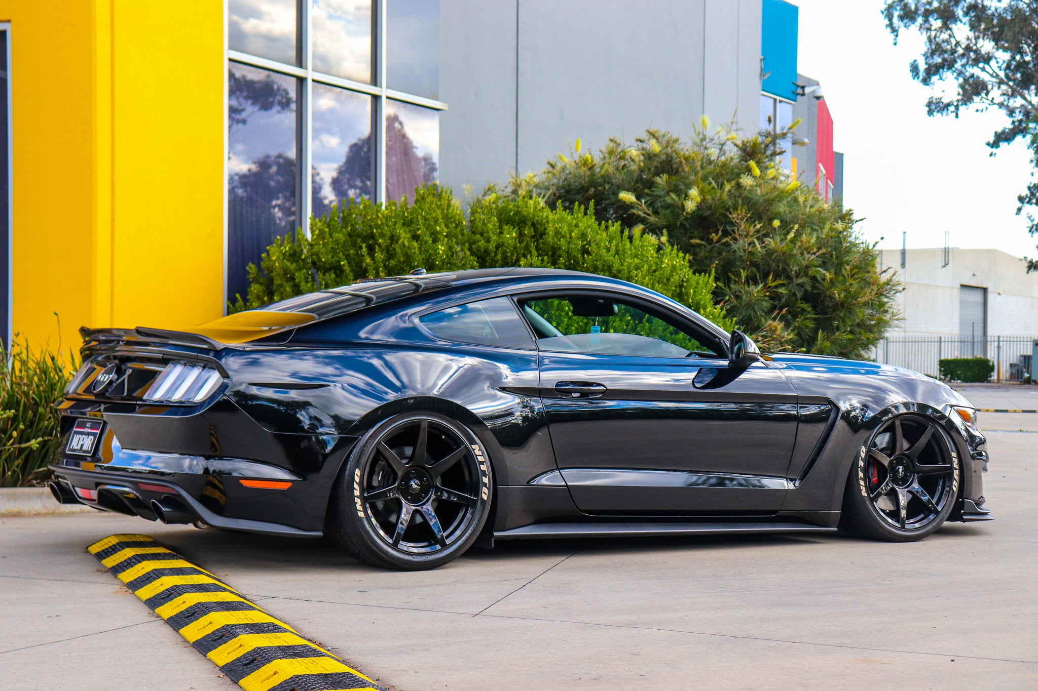 H Style Carbon Fiber Rear Trunk Spoiler - Ford Mustang