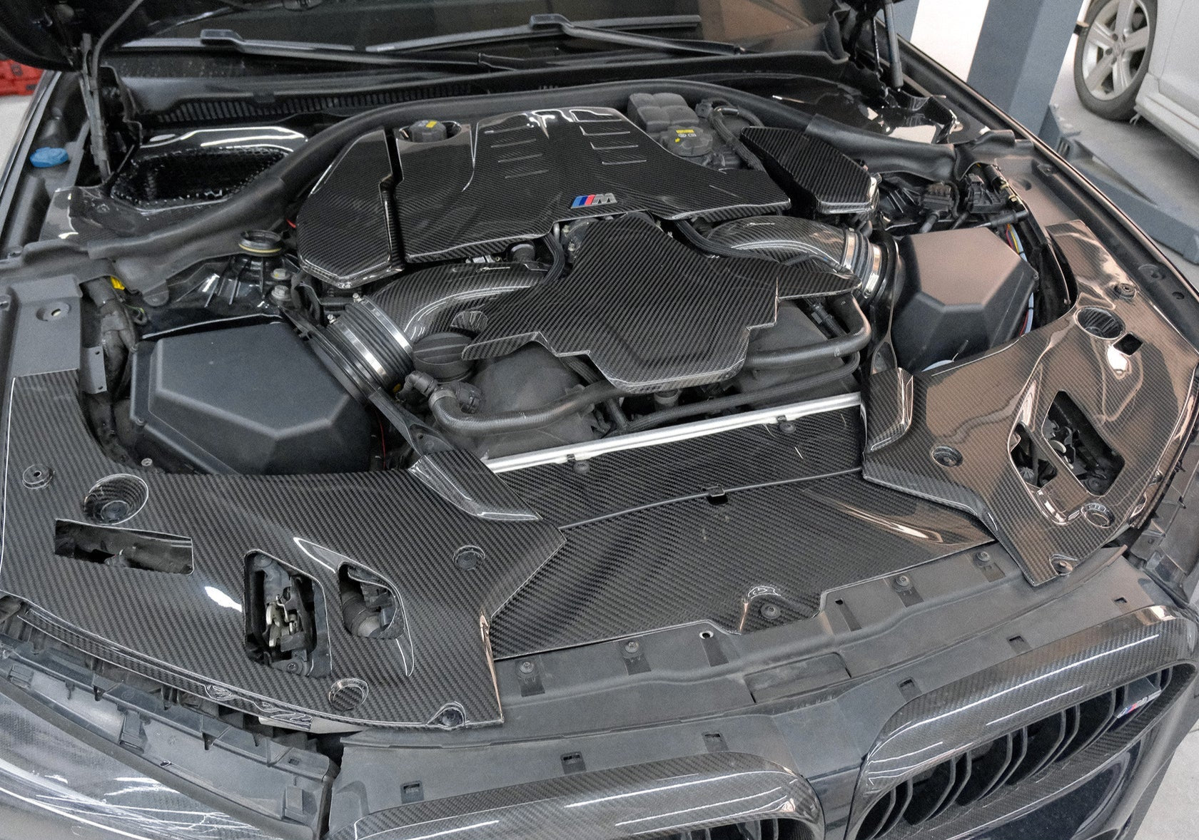 Carbon Fiber Complete Engine Bay Kit - BMW F90 / G30 M5/ M8 F90, F91, F92, and F93