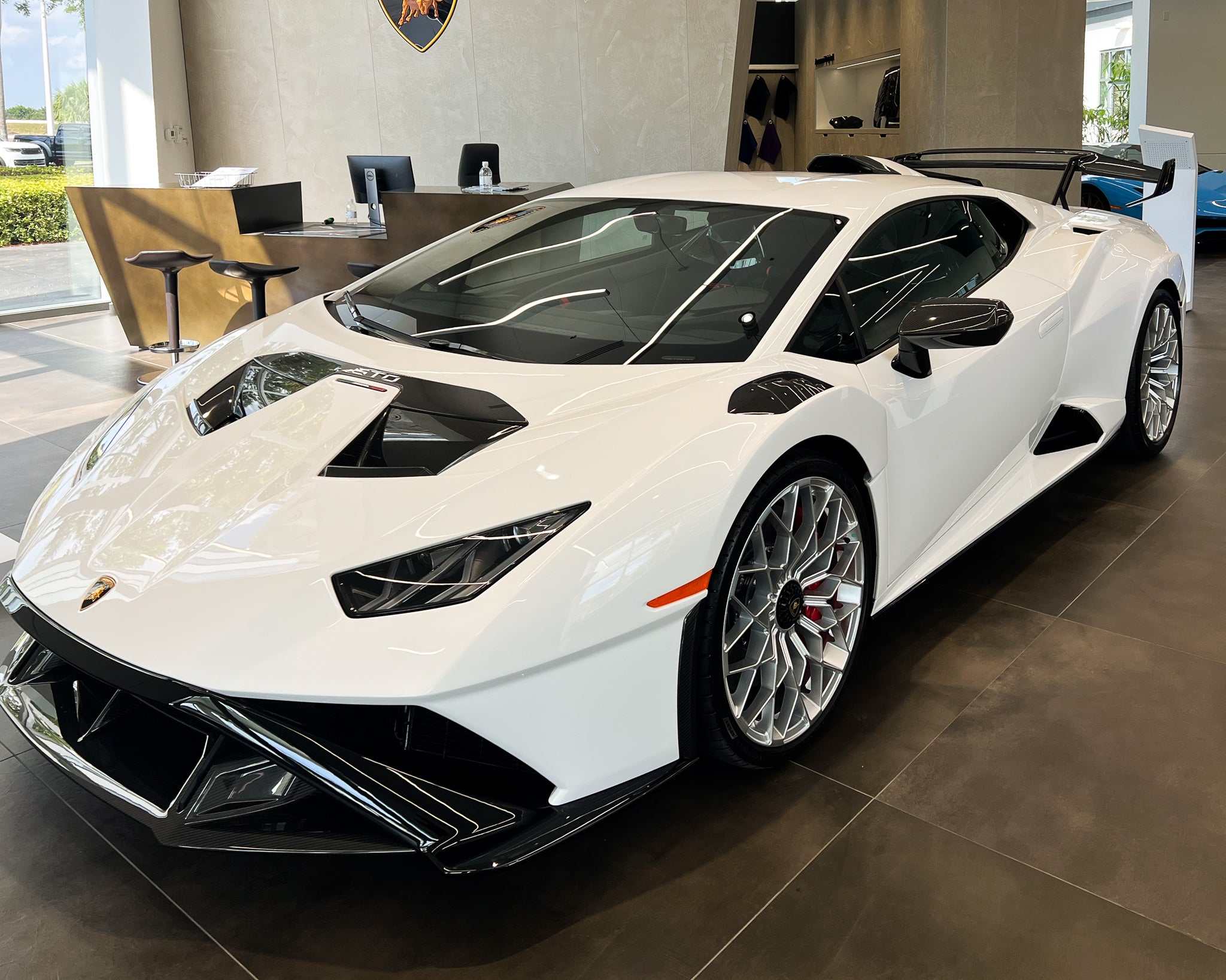 Carbon Fiber Mirrors Replacement Caps - Lamborghini Huracan STO