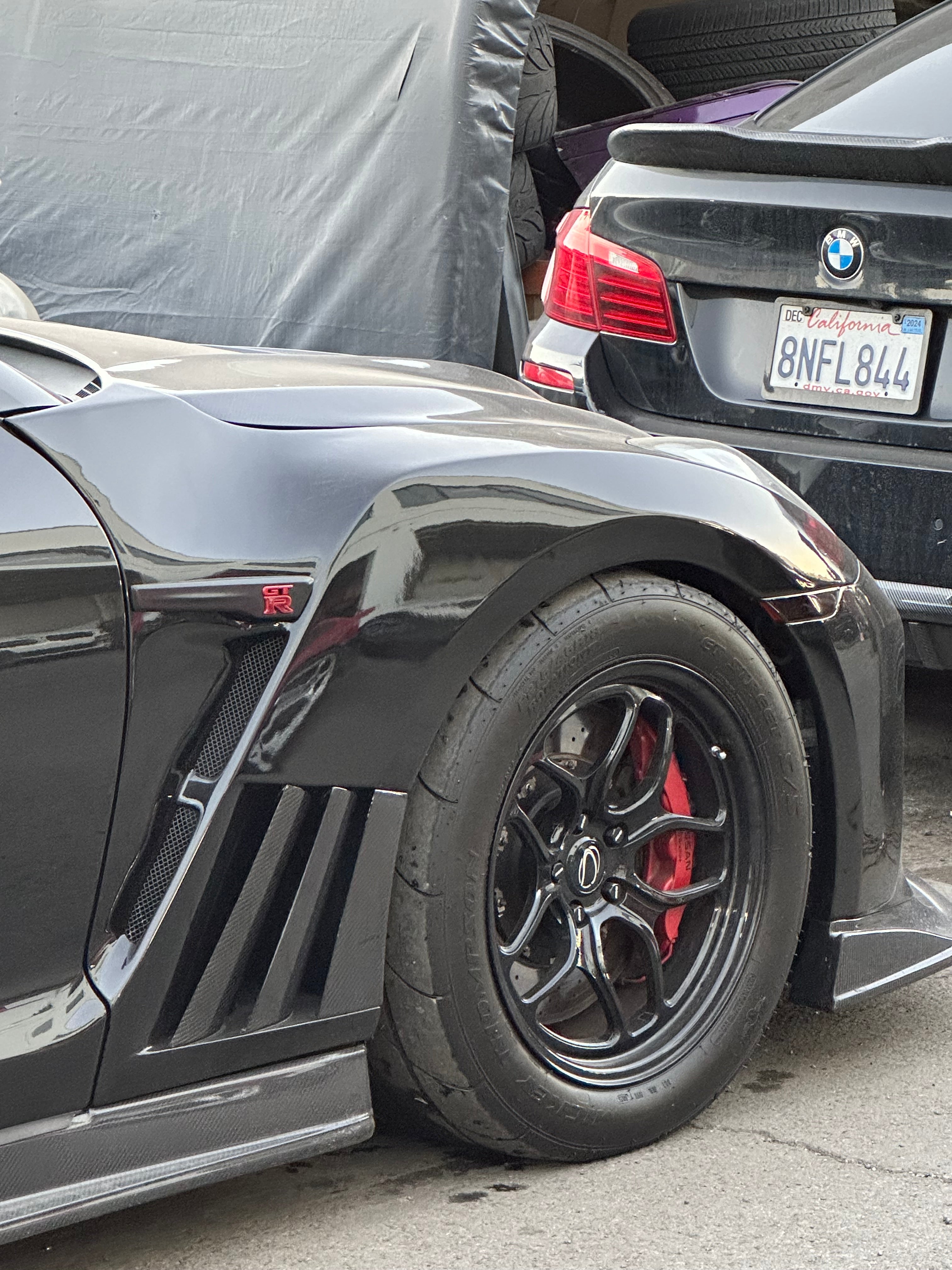 VRS Style Carbon Fiber Front Fender Set - Nissan GTR R35