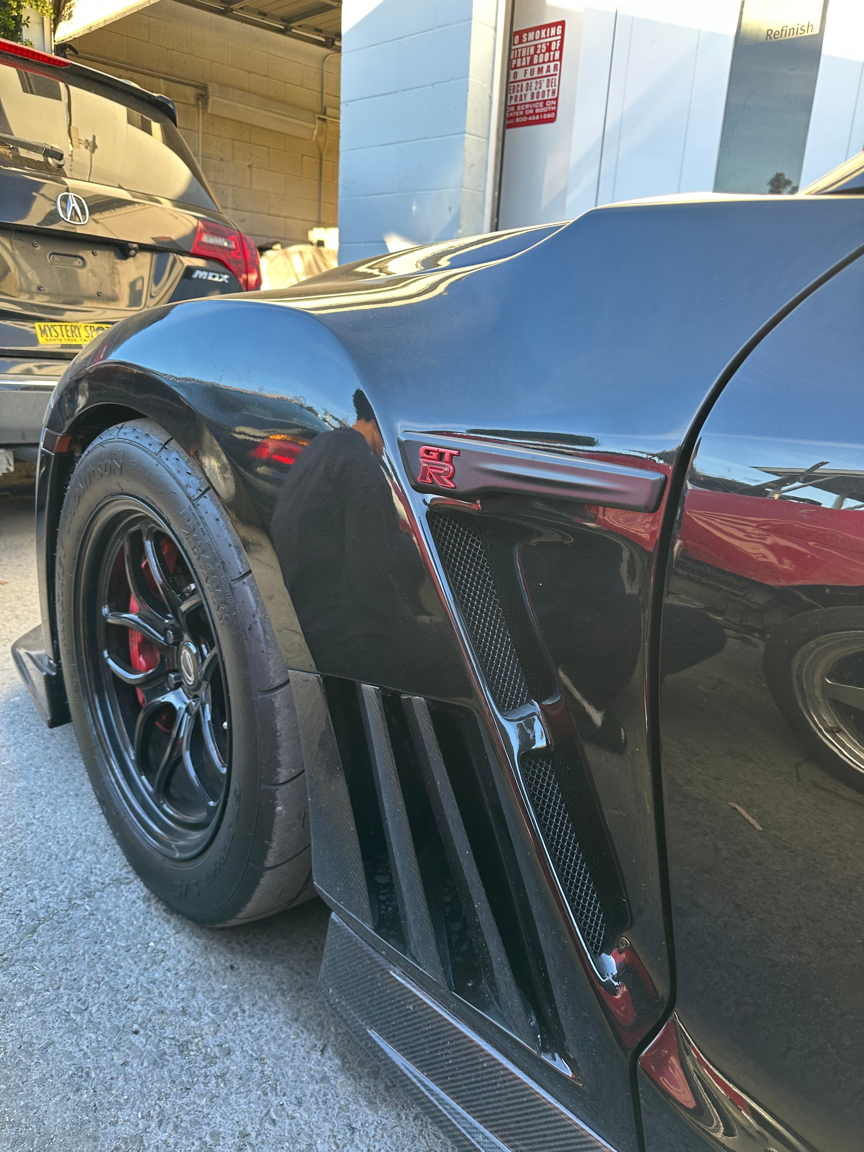 VRS Style Carbon Fiber Front Fender Set - Nissan GTR R35