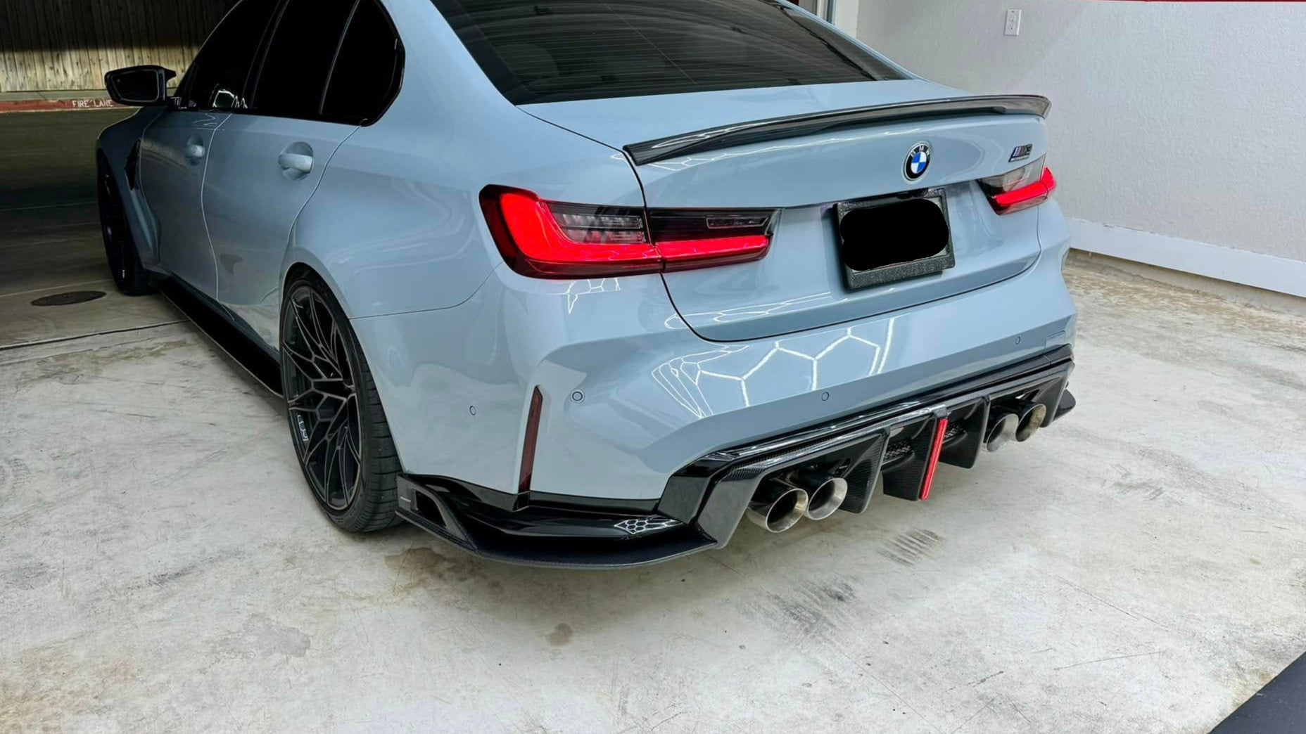 Carbon Fiber Rear Diffuser w/ brakelight V1 - BMW G80 M3 & G82 / G83 M4