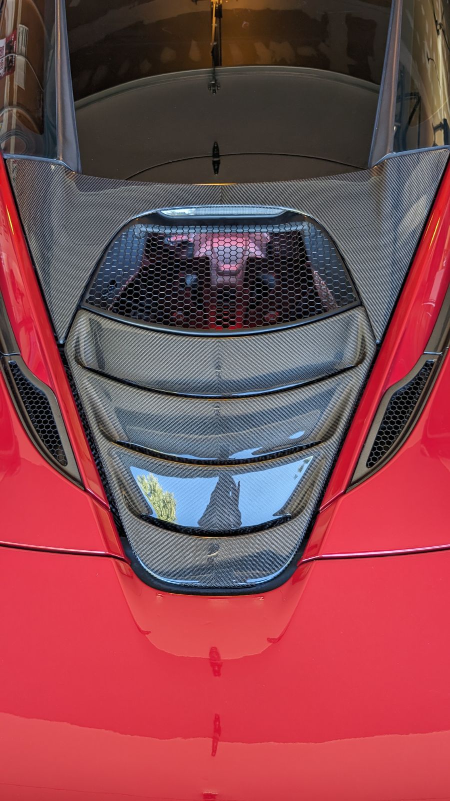 Carbon Fiber Engine Cover - McLaren 720s