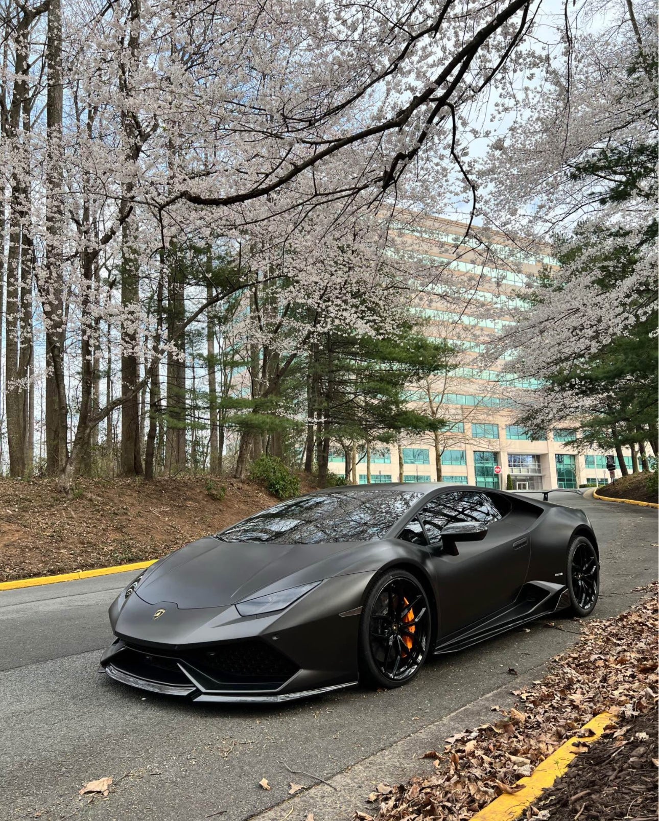 V Style Carbon Fiber Front Lip - LAMBORGHINI HURACAN LP610