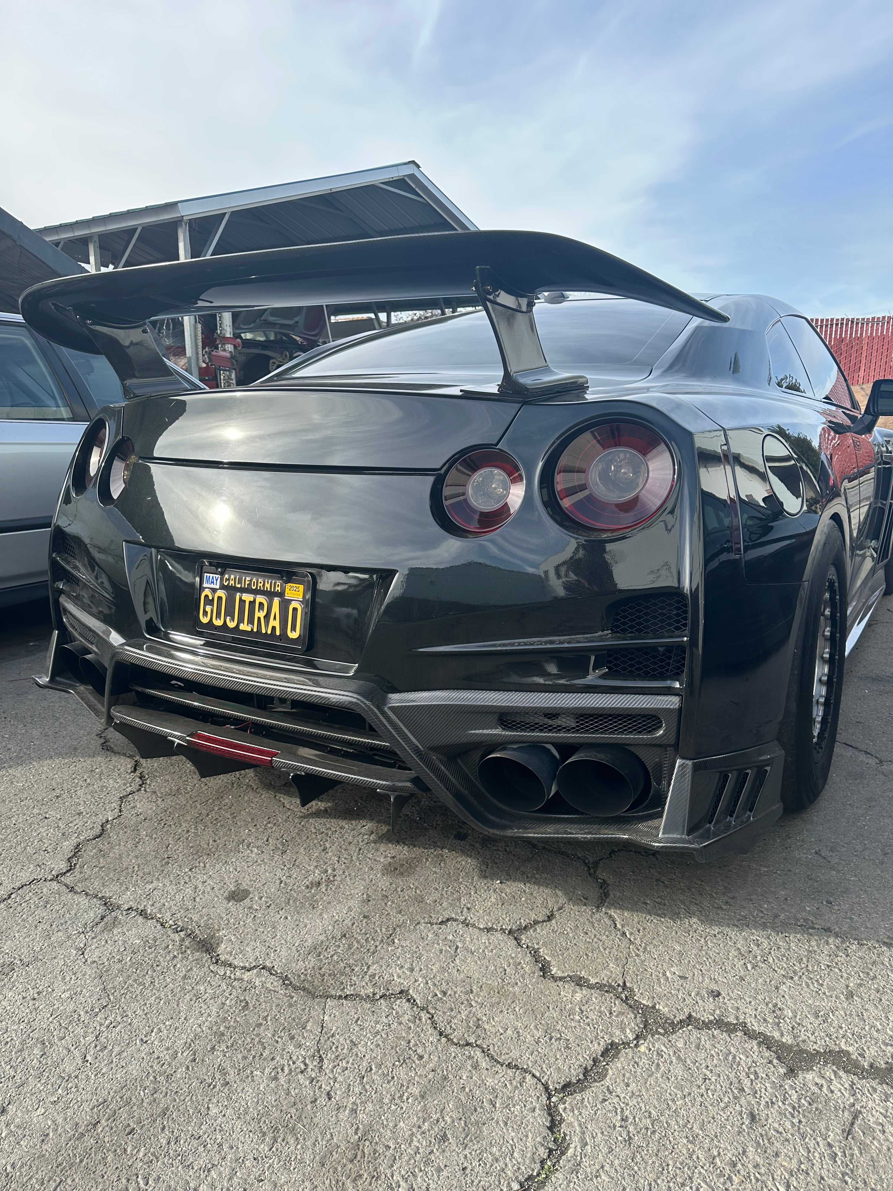 TS-Style Carbon Fiber Rear Diffuser W/BrakeLight - Nissan GTR R35