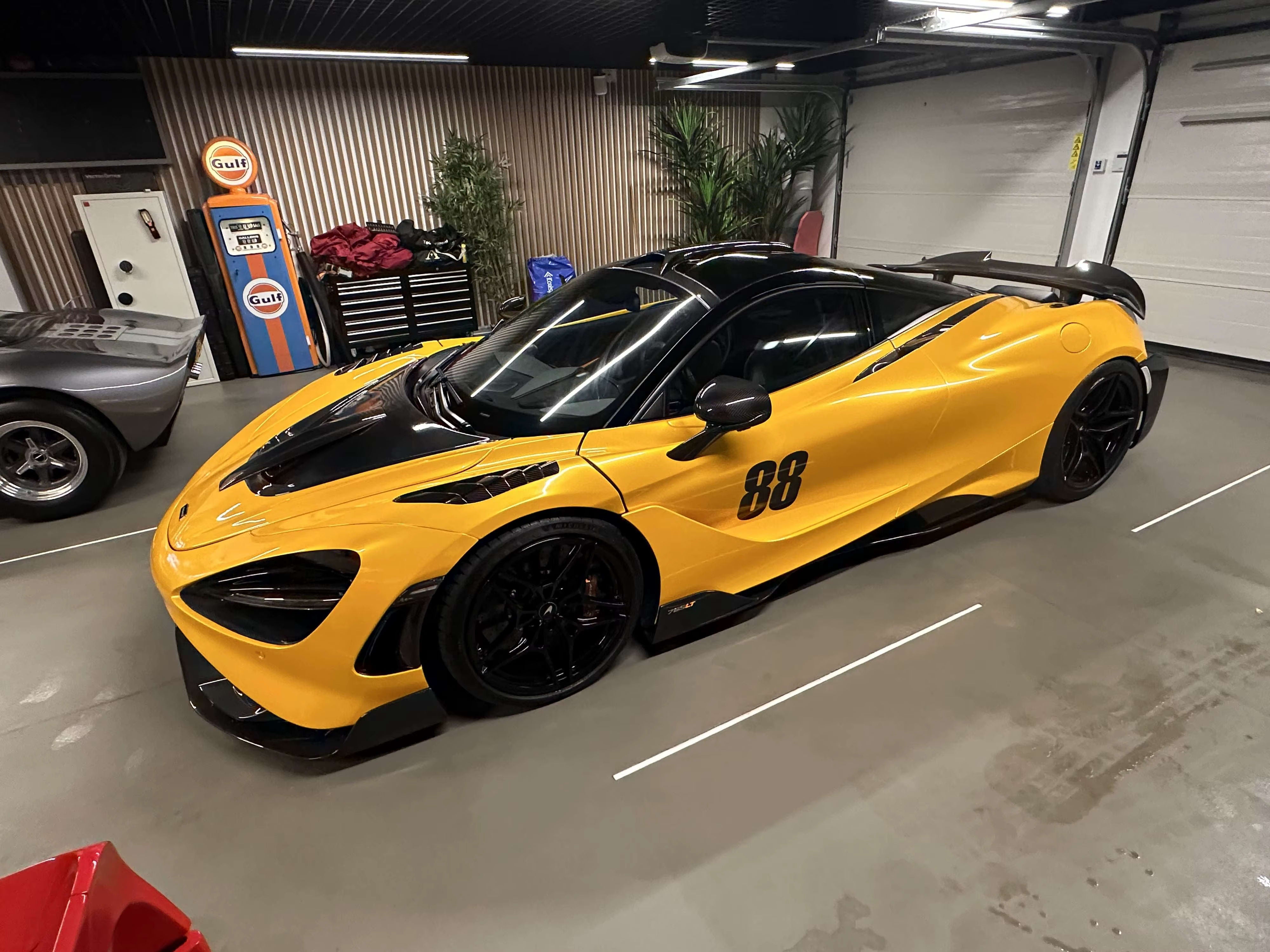 765LT Conversion Full Body Kit - Mclaren 720s