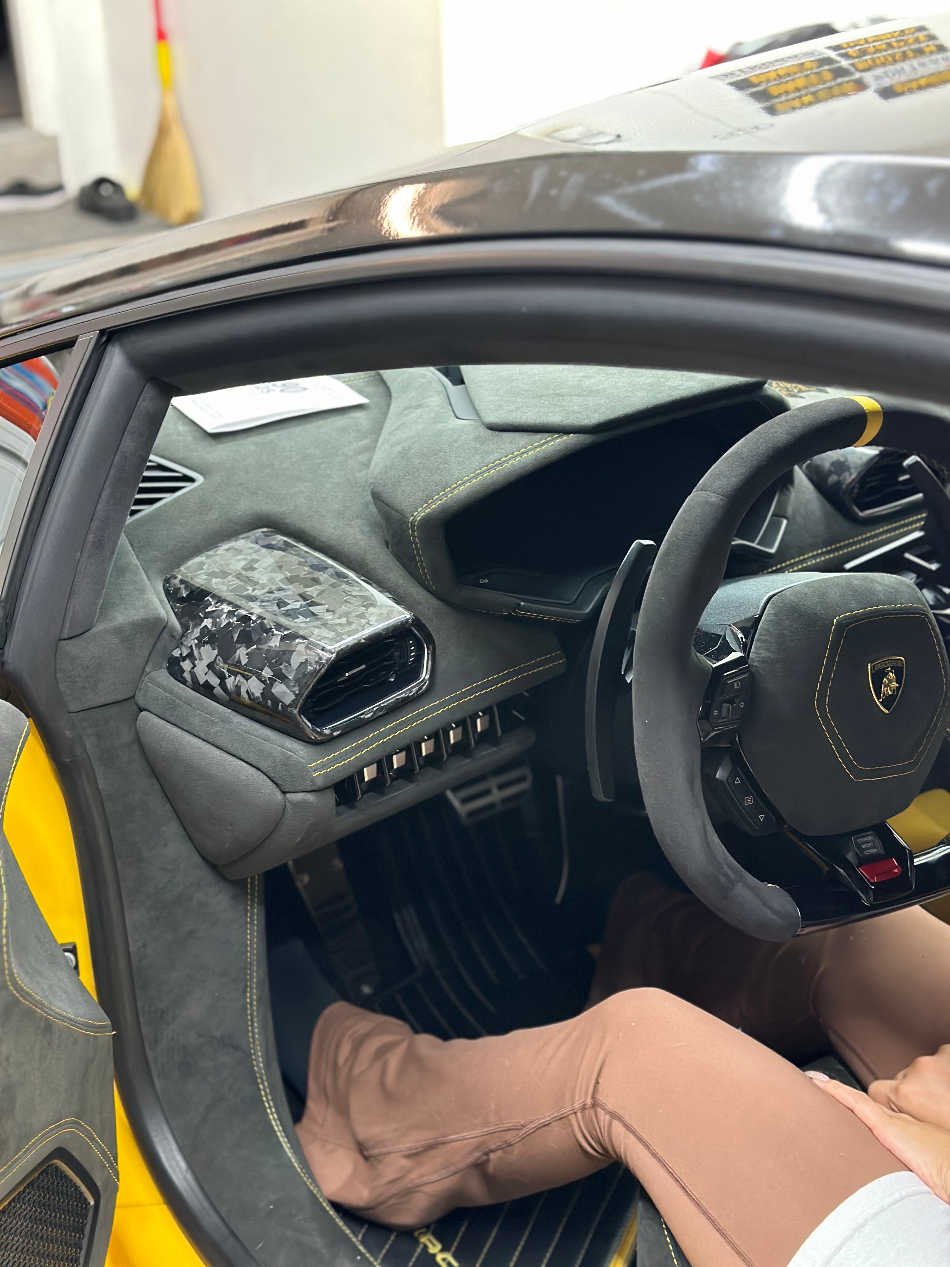 Dry Carbon Fiber Air Vent AC Trims - Lamborghini Huracan