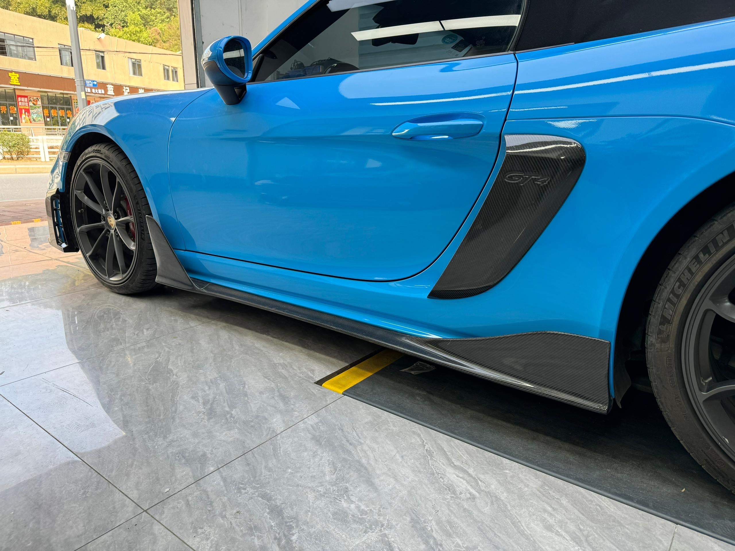 Winglet Carbon Fiber Side Skirts - Porsche 718 Cayman/Boxster