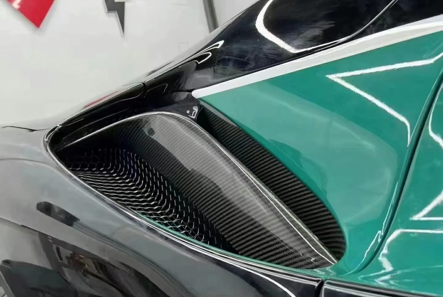 Carbon fiber Side Air Duct Vent - Ferrari SF90