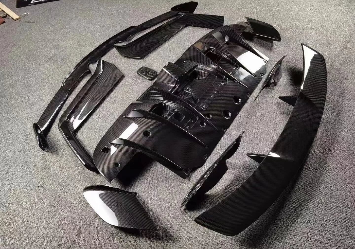 N Style Carbon Fiber Body Kit - Ferrari 488 GTB/Spider