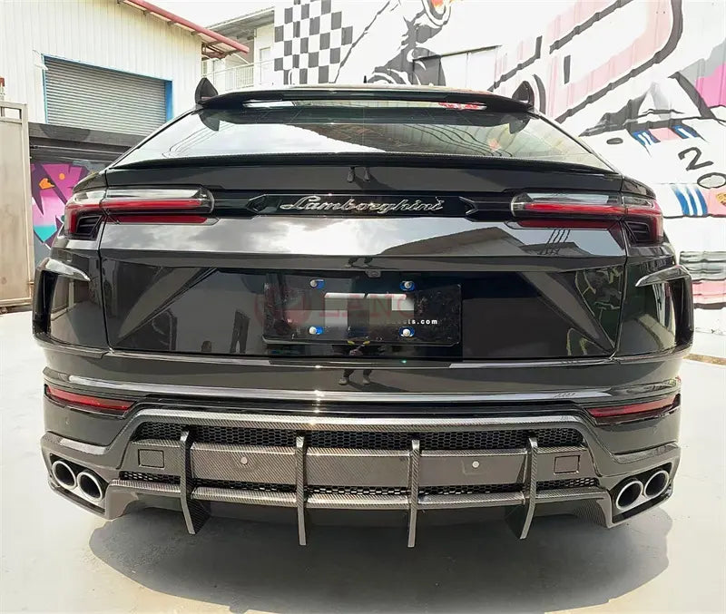 Carbon Fiber Rear Diffuser - Lamborghini URUS