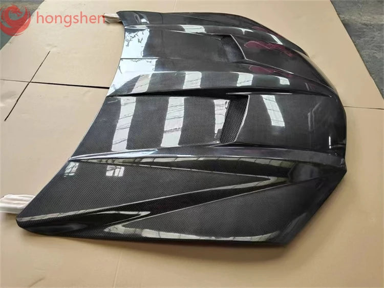 Vented Carbon Fiber Hood - Lamborghini Urus