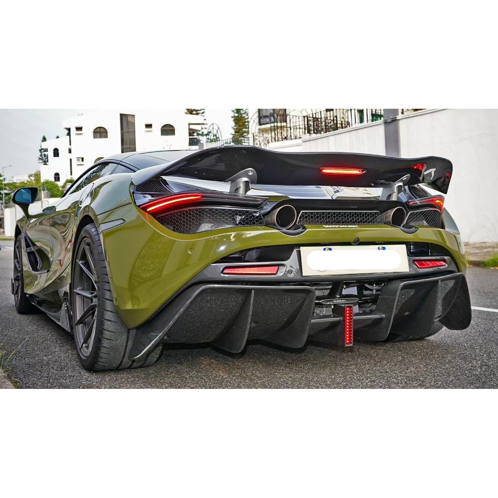 Carbon Fiber Rear Diffuser w/ LED - Mclaren 720s 2017-2022