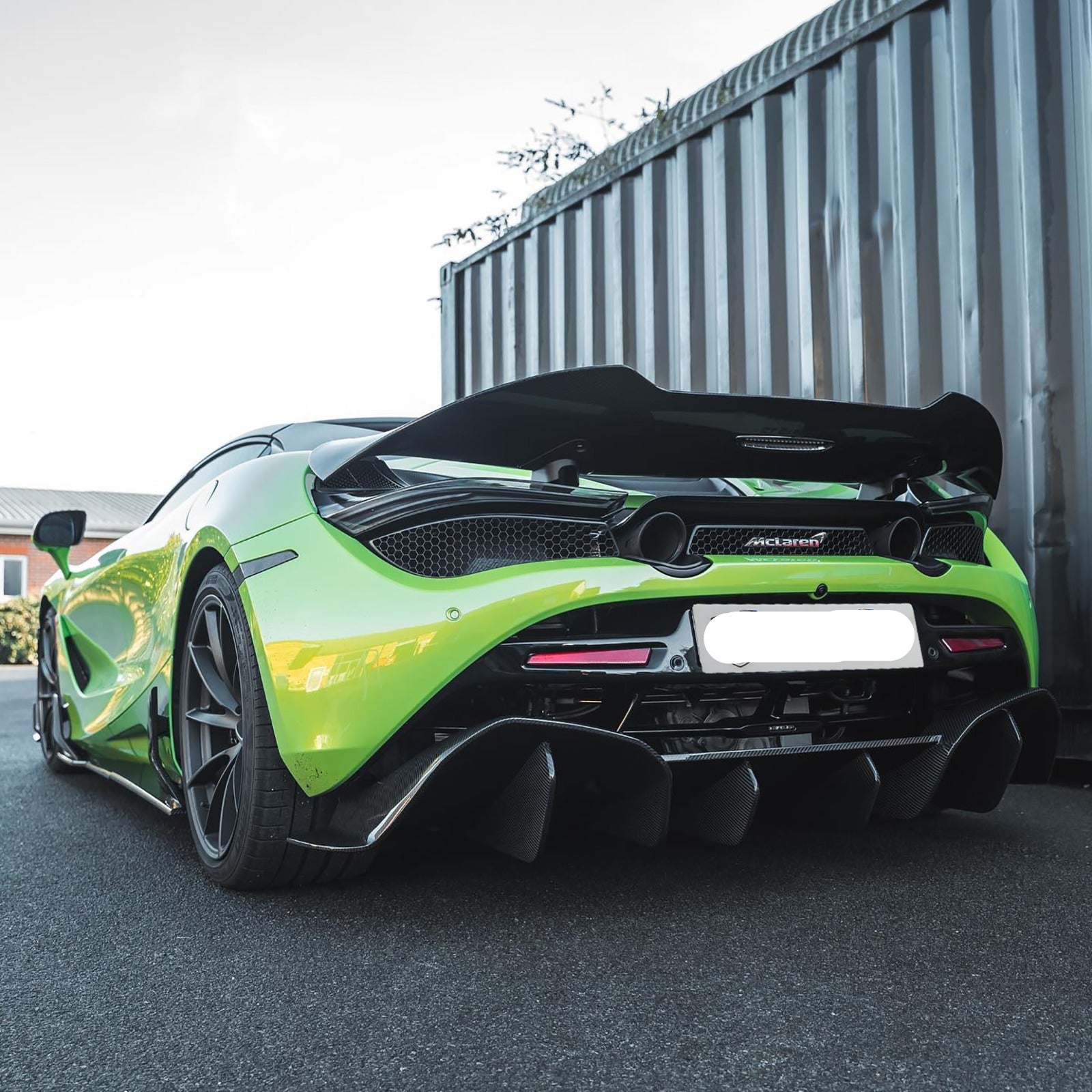 Pre-Preg Dry Carbon Fiber Rear Diffuser - Mclaren 720S