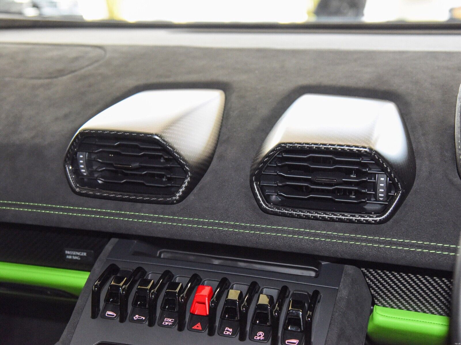 Dry Carbon Fiber Air Vent AC Trims - Lamborghini Huracan